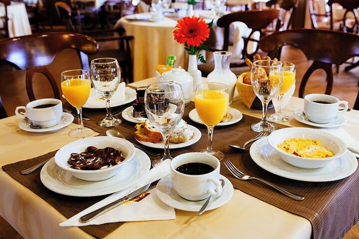 Breakfast/Coffee Service 8 of 9