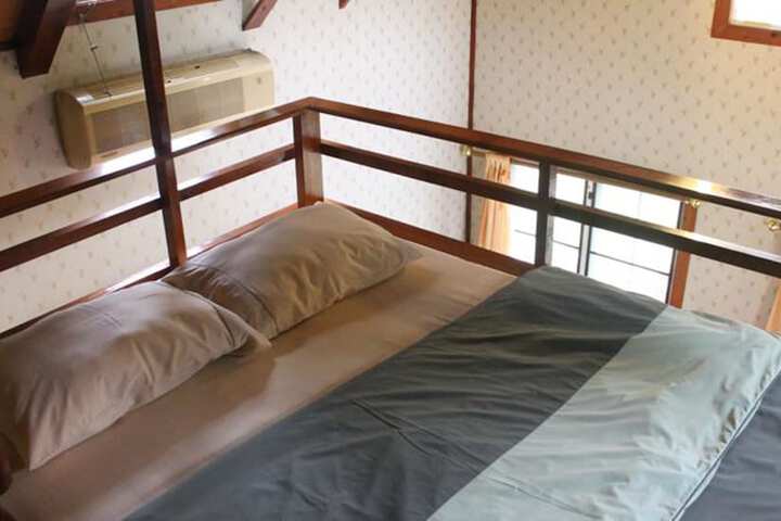 Room 17 of 39