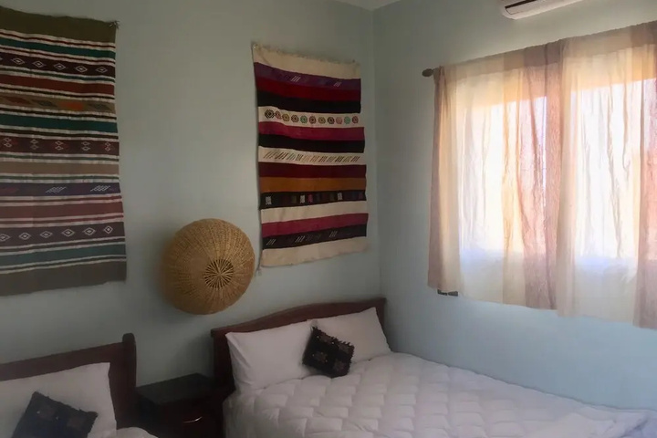 Room 6 of 24