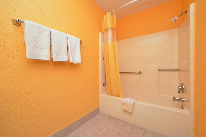 Room 8 of 15