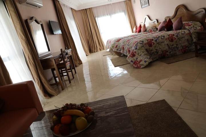 Room 9 of 27