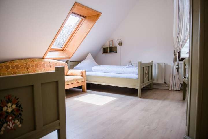 Room 15 of 48