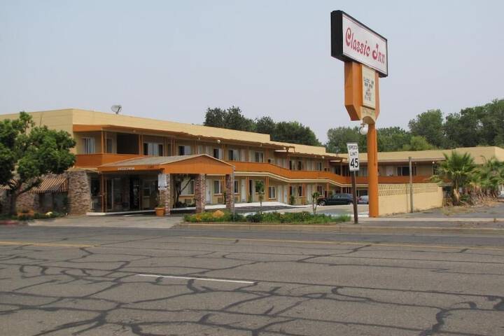 Hotel 12 of 16