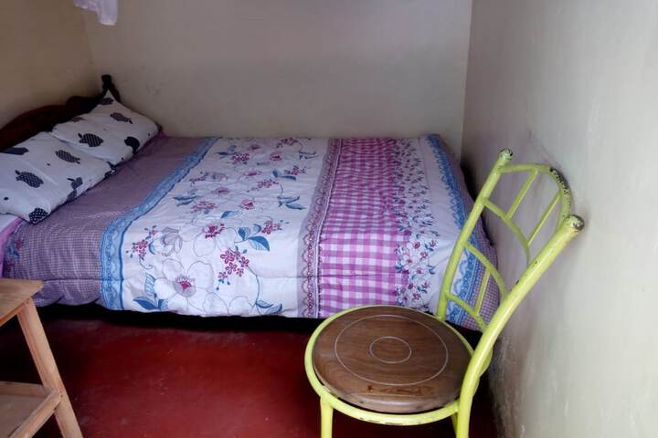 Room 4 of 10