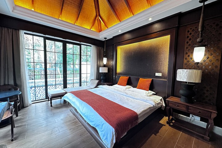 Room 74 of 178