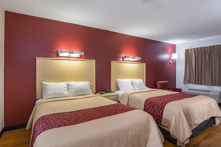 2 Double Beds (5 of 6)