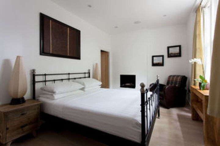 Room 15 of 42