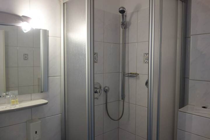 Room 27 of 50