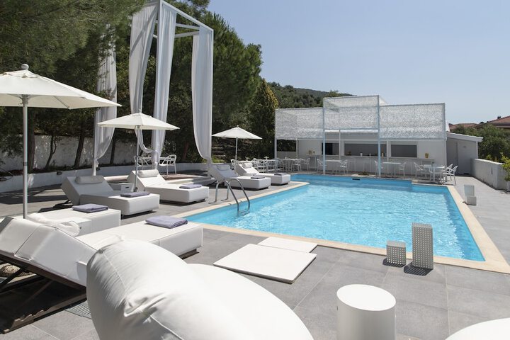 Pool 39 of 59