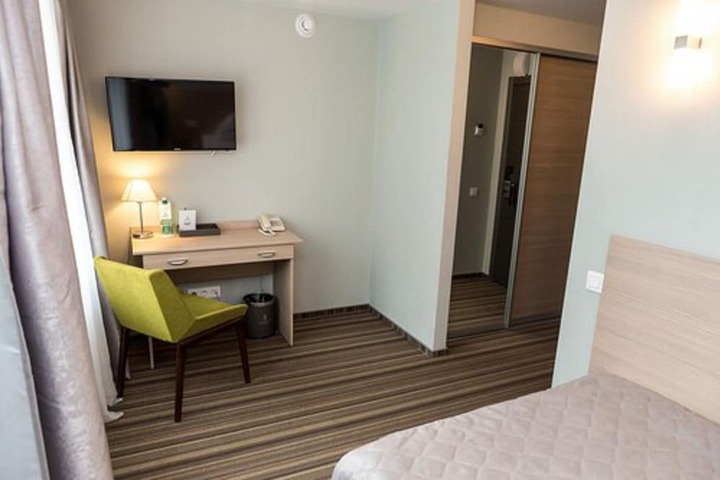 Room 16 of 34