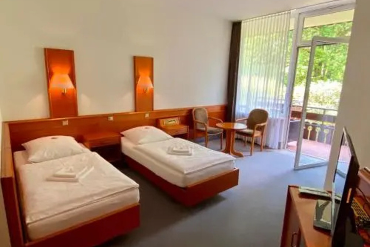 Room 3 of 12