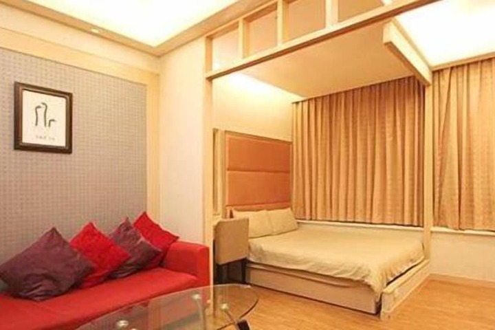 Room 42 of 58