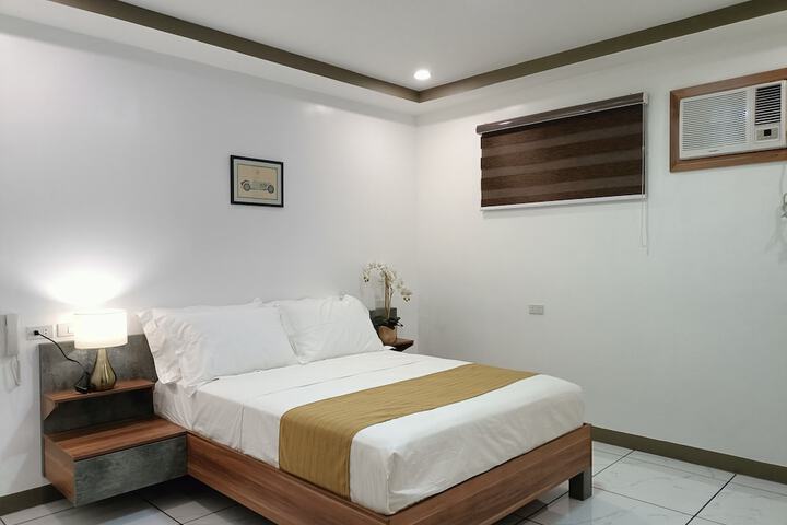 Room 3 of 20
