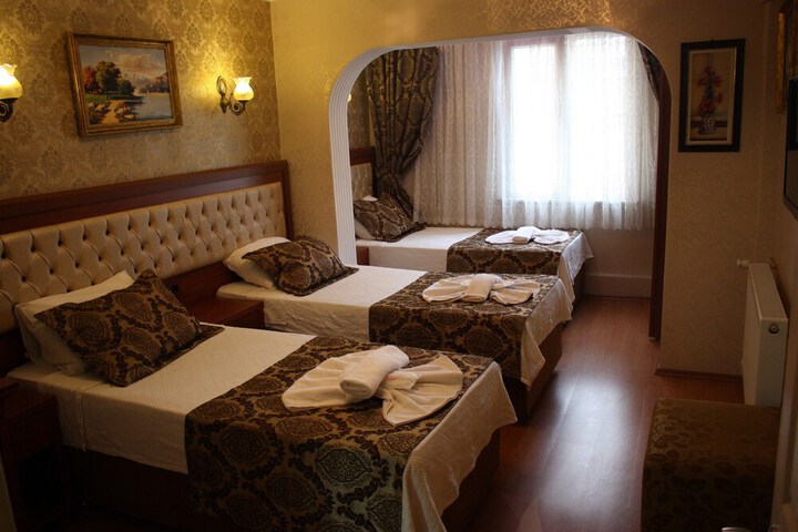 Room 5 of 34