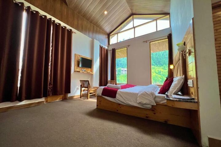 Room 10 of 24