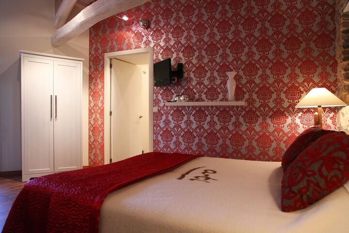 Room 6 of 38
