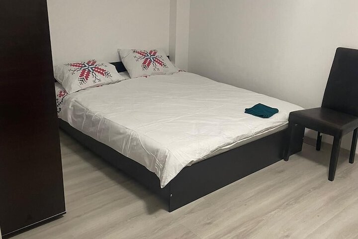 Room 17 of 35
