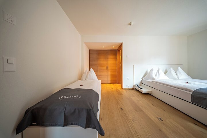 Room 25 of 74