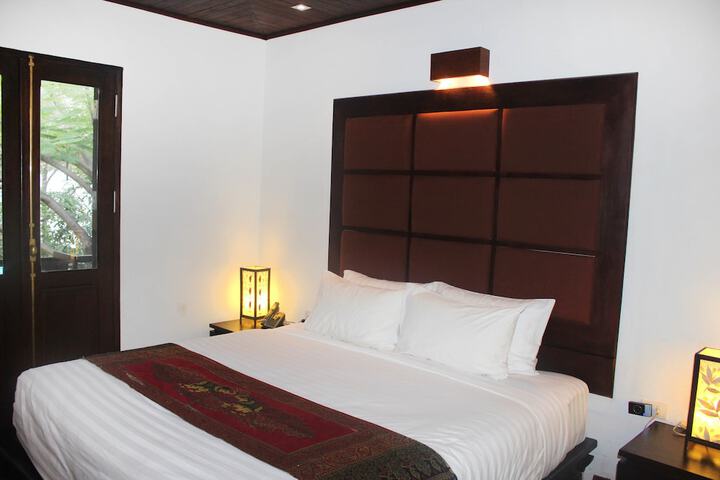 Room 5 of 52