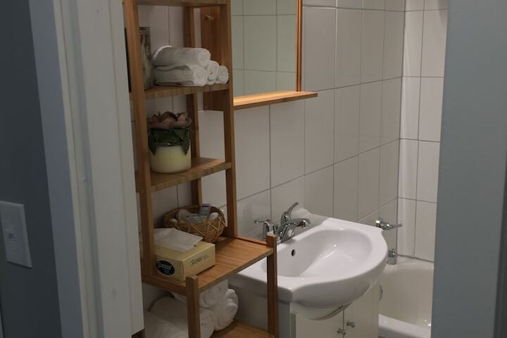 Room 73 of 122