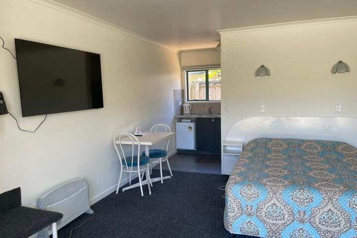 Room 8 of 34