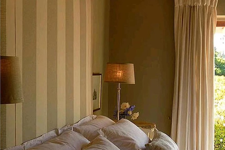 Room 6 of 42