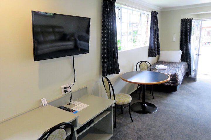 Room 40 of 141