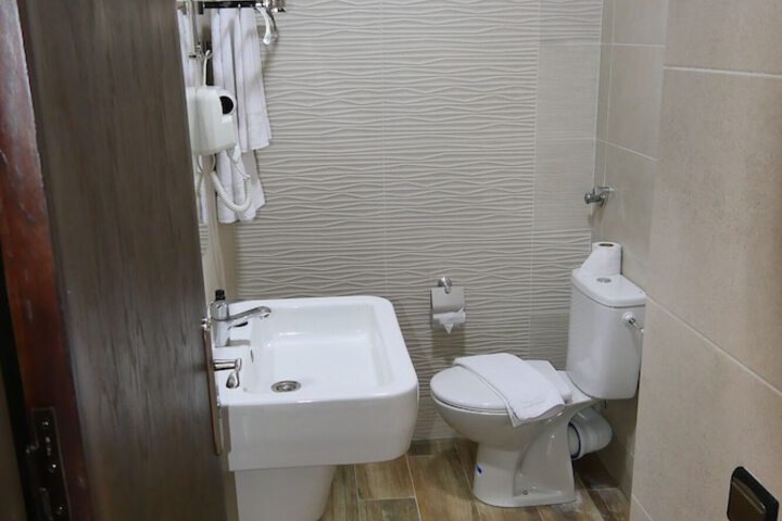 Room 34 of 49