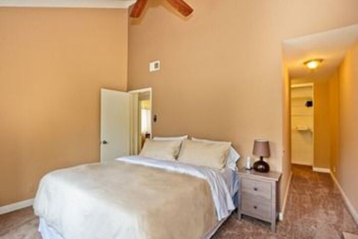 Room 5 of 24