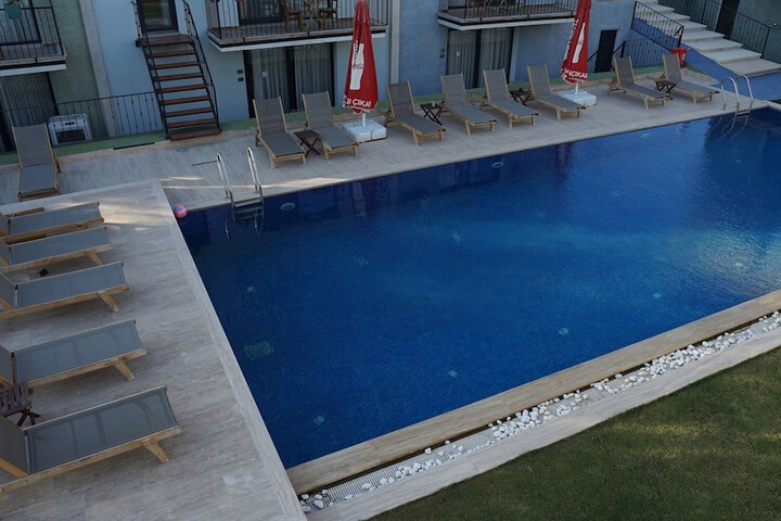 Pool 122 of 139