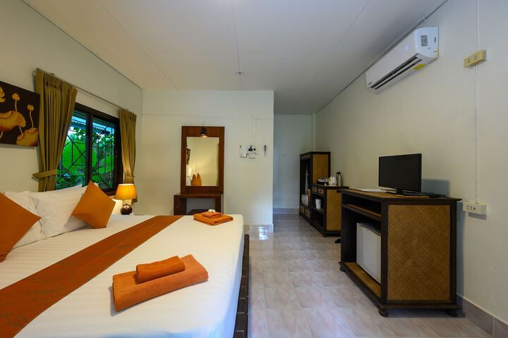 Room 22 of 200