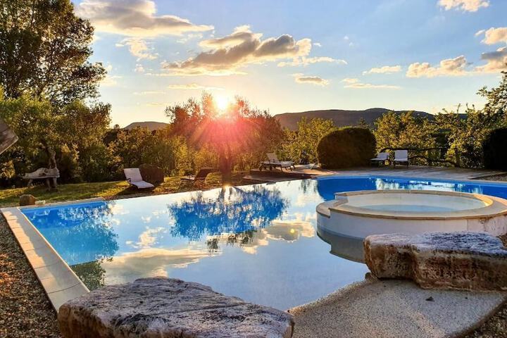 Pool 21 of 42