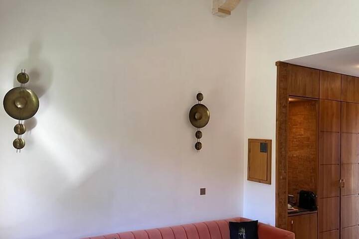 Room 12 of 105