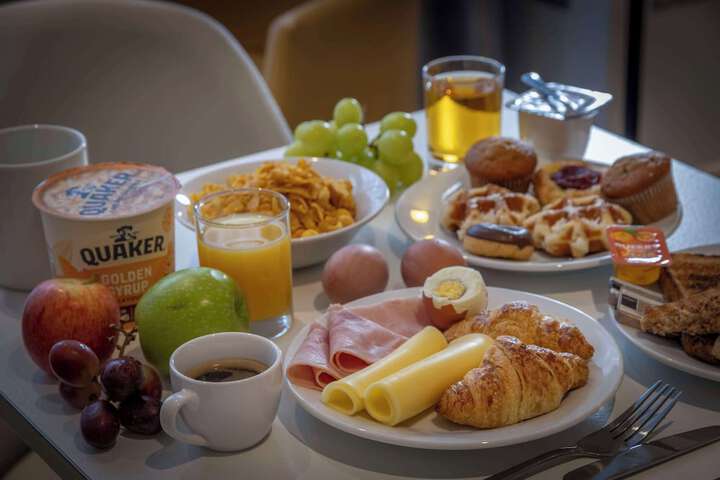 Breakfast/Coffee Service 45 of 48