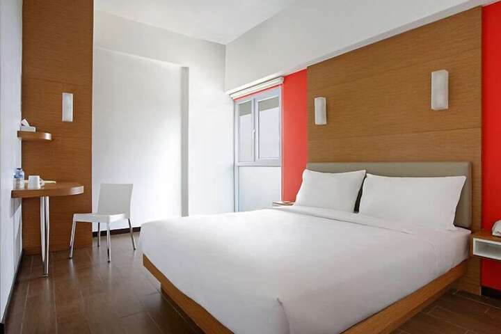Room 3 of 32
