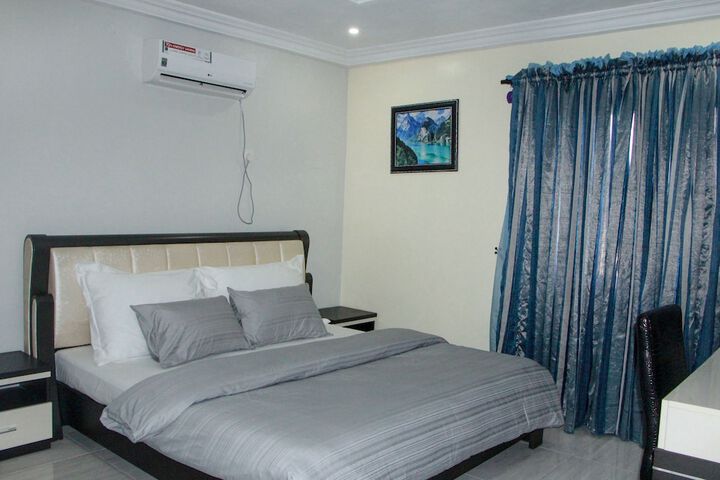 Room 3 of 34