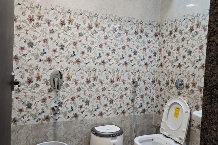 Room 13 of 29