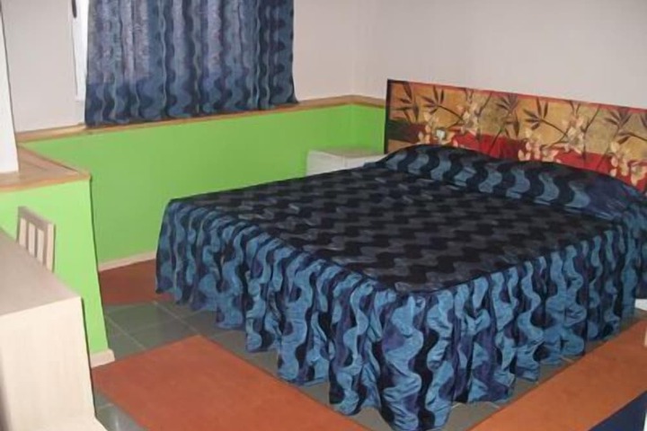 Room 11 of 23