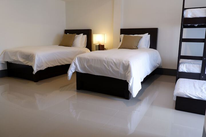Room 12 of 30