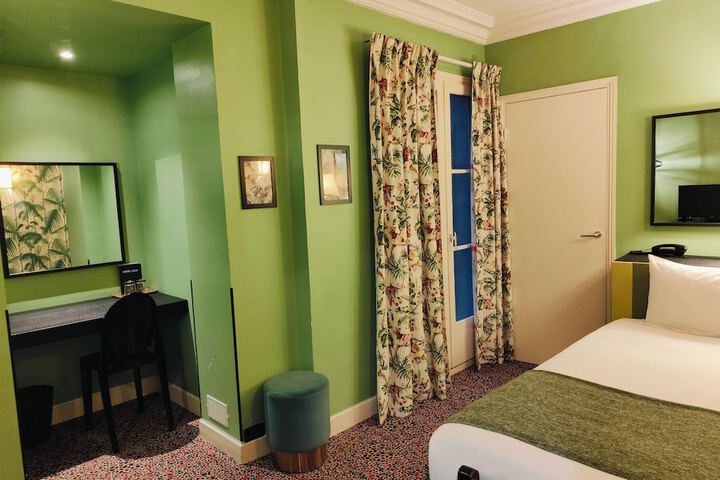 Room 21 of 74