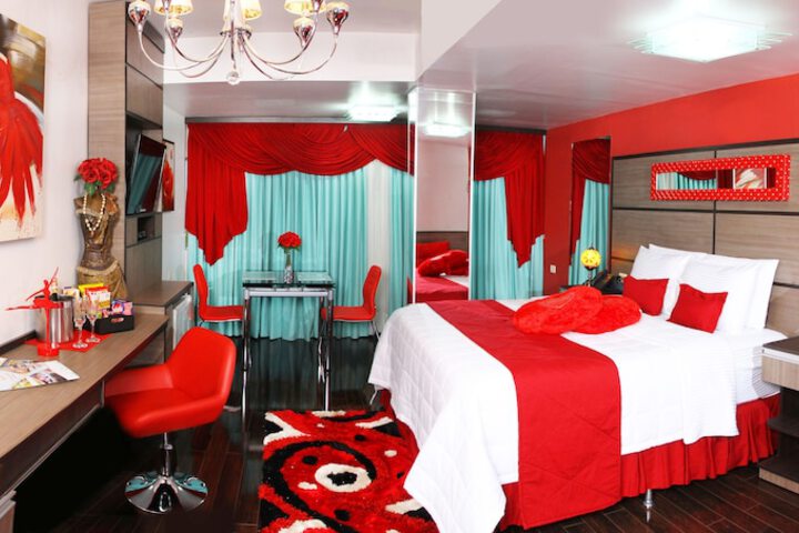 Room 9 of 80