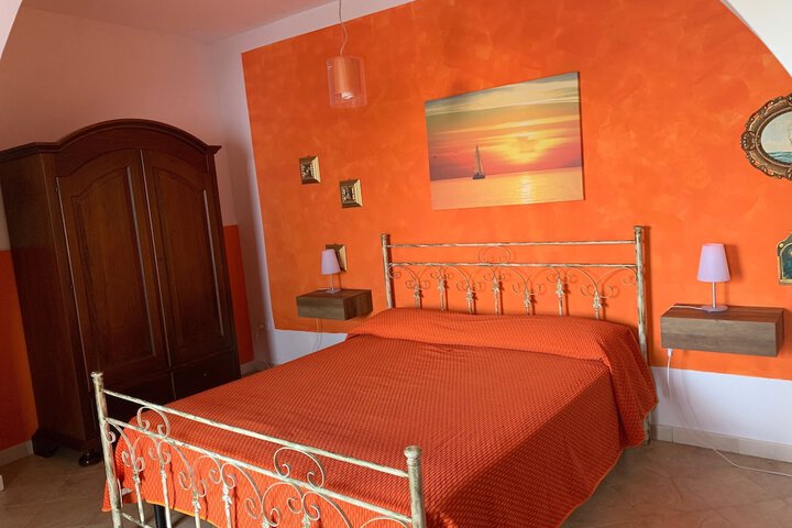 Room 4 of 38