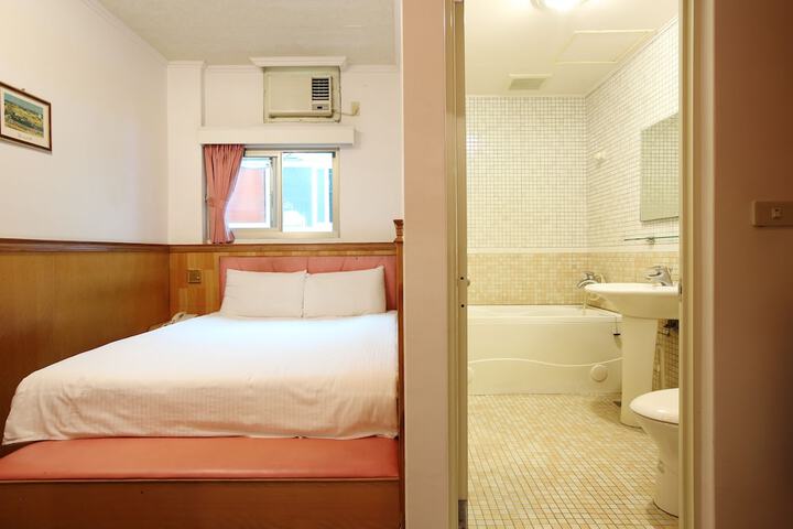 Room 11 of 74