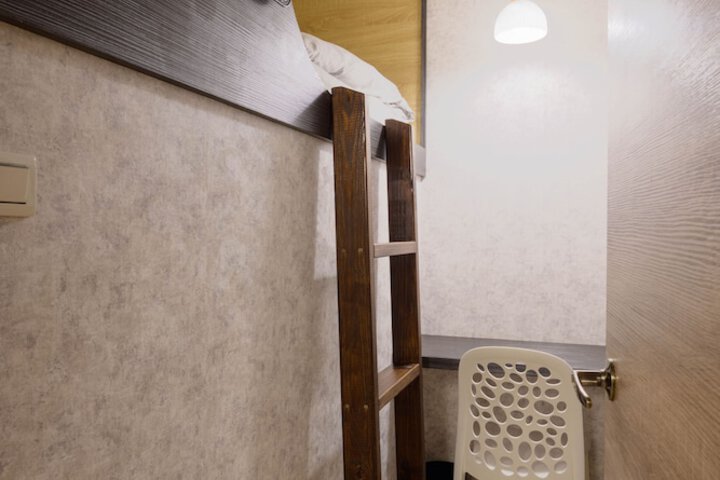 Room 11 of 40
