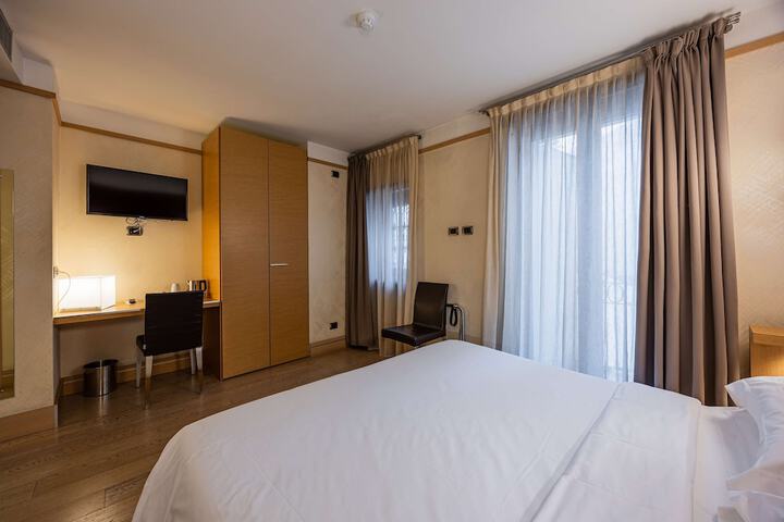Room 11 of 52