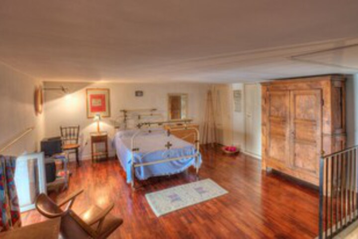 Room 7 of 28