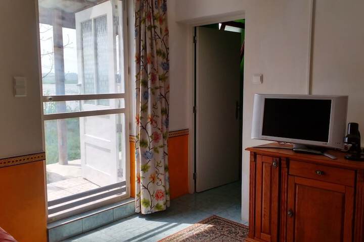 Room 9 of 109