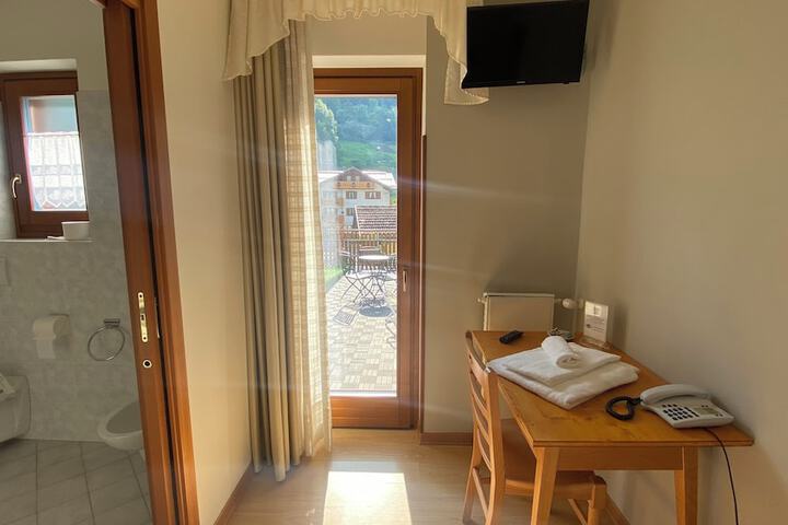 Room 36 of 148