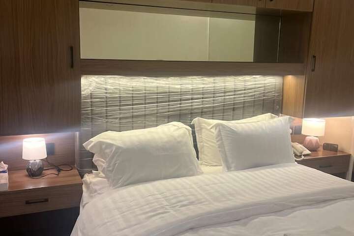 Room 7 of 64