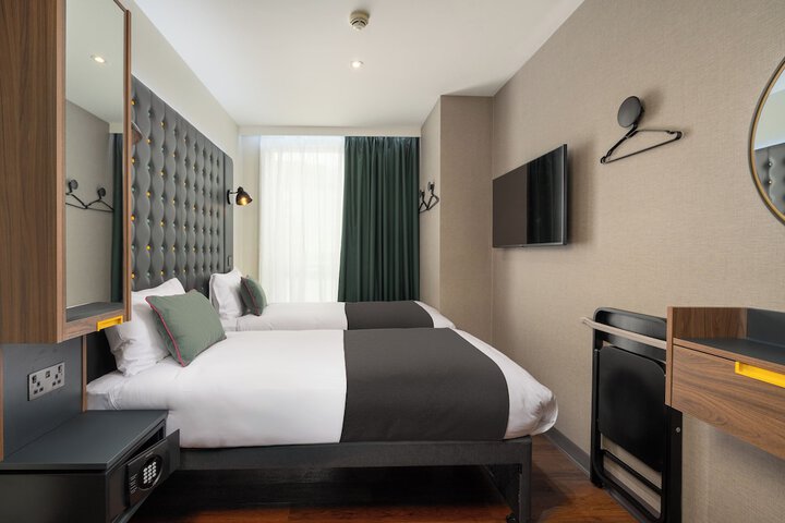 Room 20 of 48